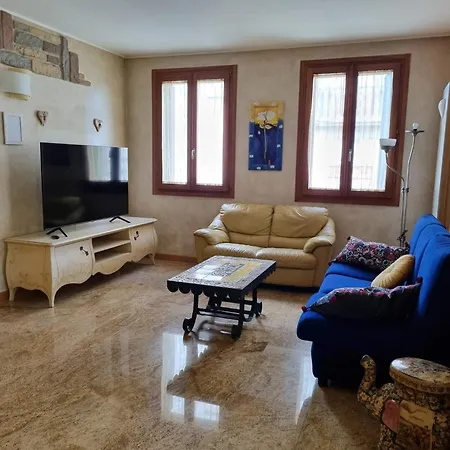 Consuelo House Apartment