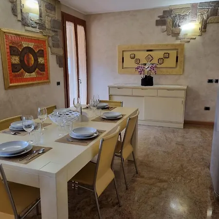 Consuelo House Apartment